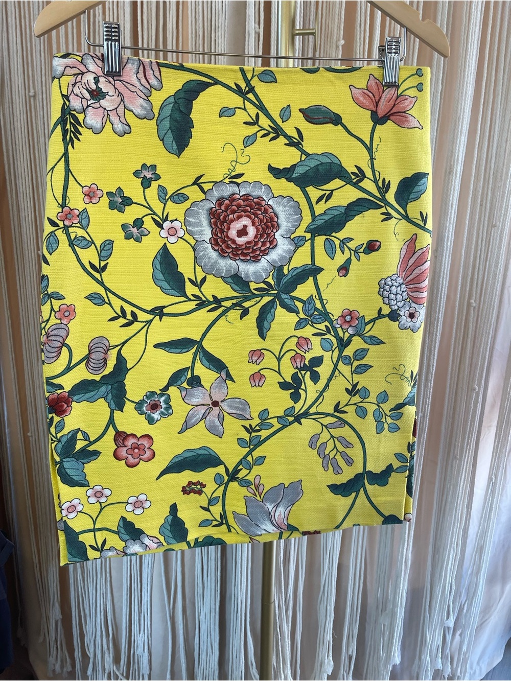 New with tags bright yellow LOFT Outlet floral pencil skirt size 10